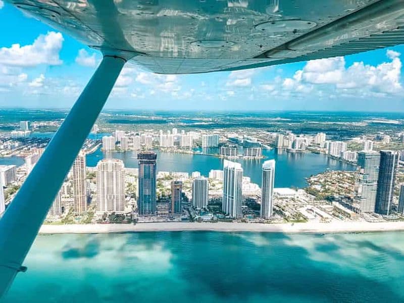 Miami Beach : Visite privée de South Beach en avion avec boissons