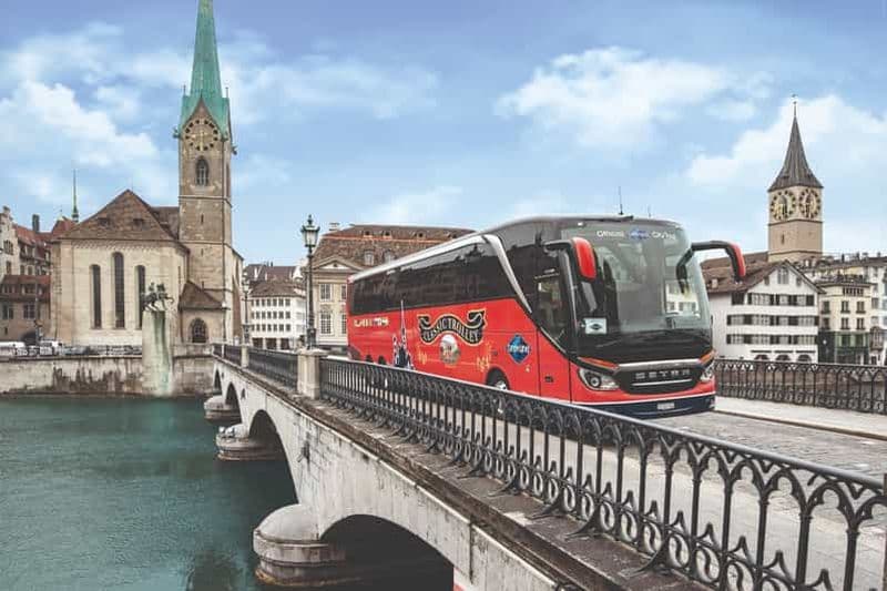Zurich : visite audioguidée de la ville en bus et croisière sur le lac