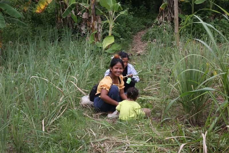 Billet Phnom Penh : visite du village avec cours de cuisine et cours sur les huiles essentielles