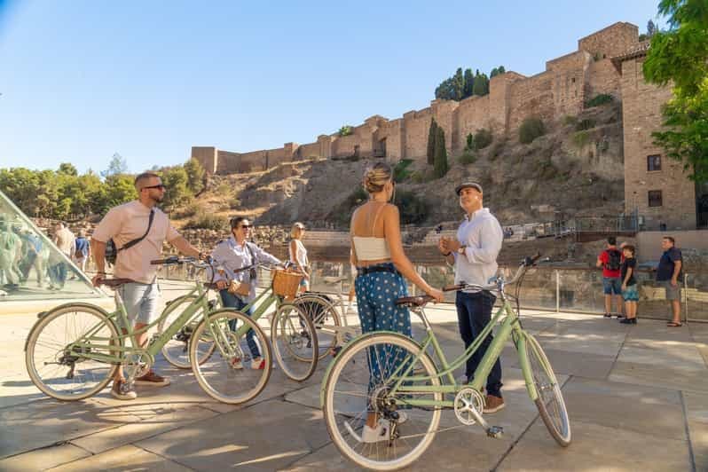 Malaga : visite guidée à vélo vintage des sites incontournables de la ville