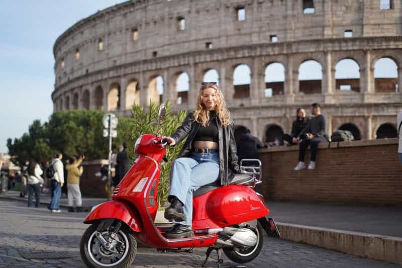 Billet Rome : visite en Vespa avec services photo en petit groupe Points forts