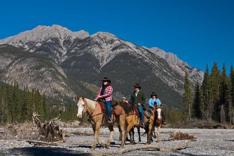Banff : excursion à cheval de 2 jours avec nuitée dans l'arrière-pays
