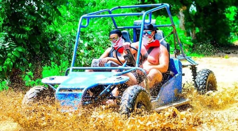 Billet Punta Cana : excursion d'une demi-journée en buggy avec prise en charge et plage de Macao