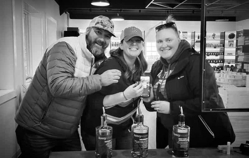 Excursion d'une journée depuis Boston : Visite d'une hydromellerie et dégustation de vin