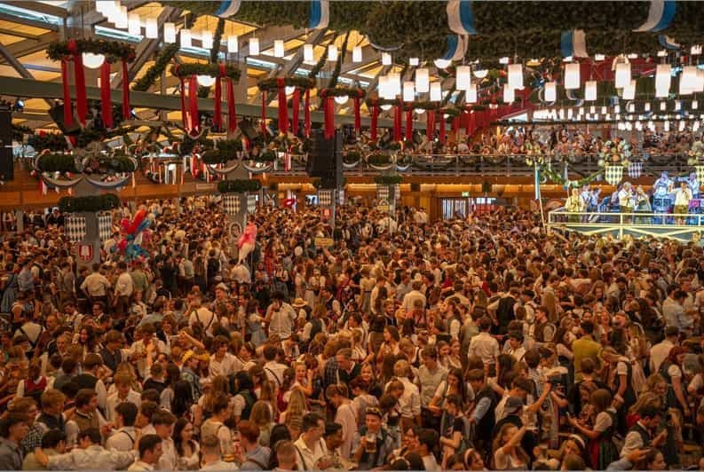 Billet Munich : visite de l'Oktoberfest et visite d'une grande tente avec un guide de la région