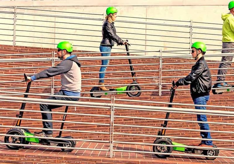 Billet Düsseldorf : Visite de la ville en scooter électrique