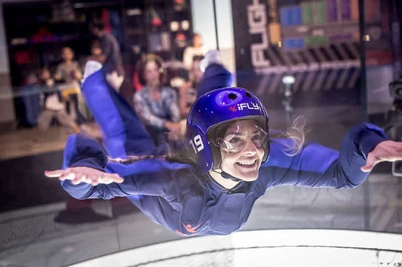 Simulateur de saut en parachute iFLY d'Austin avec instructeur et équipement