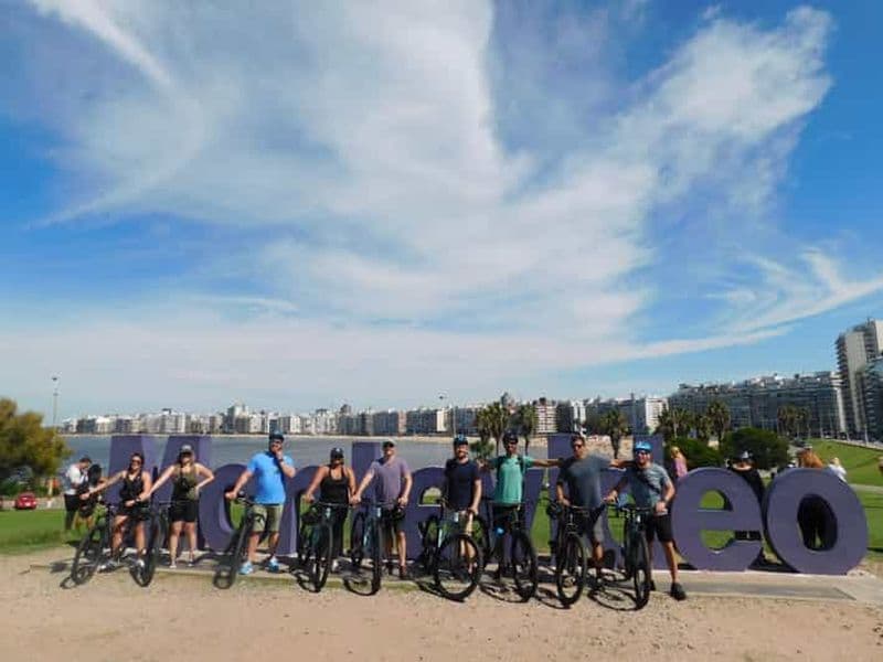 Montevideo : Croisière commentée à vélo pour les passagers de la croisière