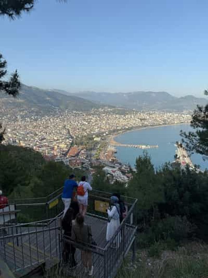 Billet Visite de la ville d'Alanya, du château et tour en bateau avec arrêt baignade et visite du bazar