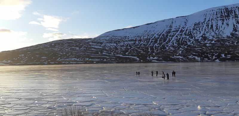 Akureyri : excursion de pêche sur glace avec chocolat chaud
