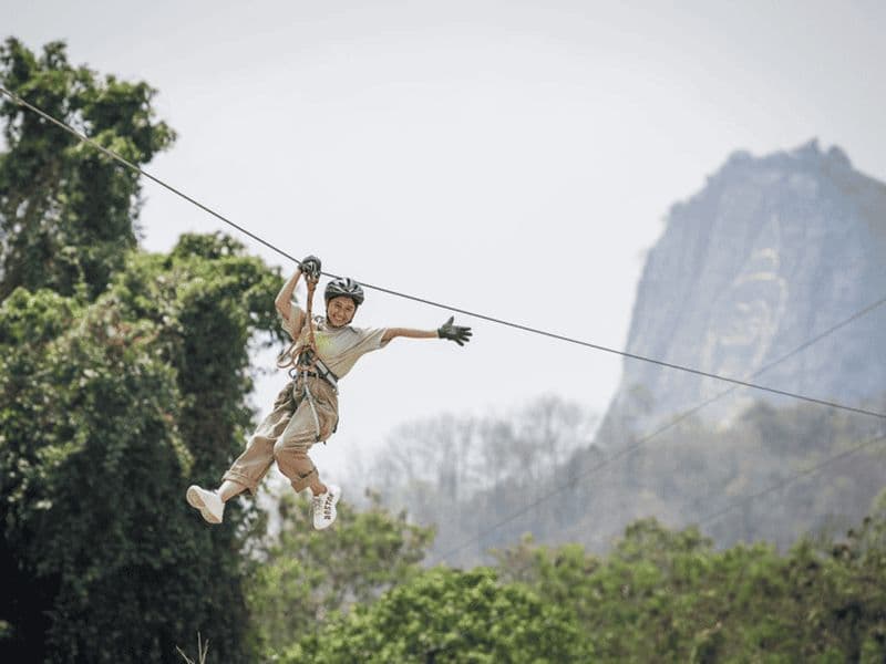 Pattaya : Aventure en tyrolienne avec 25 plates-formes et option pour les enfants