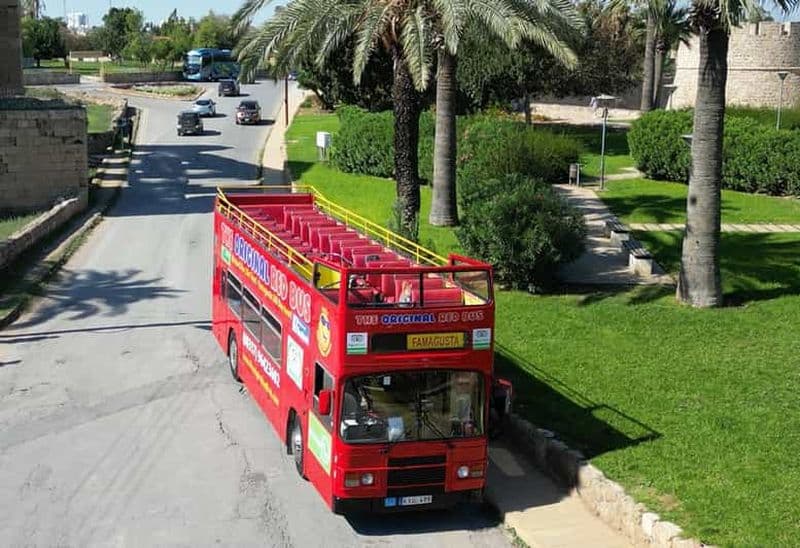 Billet Depuis Aya Napa/Protaras : Visite sur les fantômes de Varosha en bus rouge