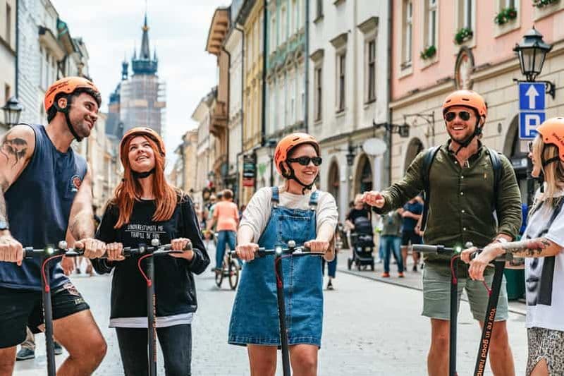 Billet Cracovie : Visite guidée de la ville en E-Scooter avec dégustation de produits alimentaires