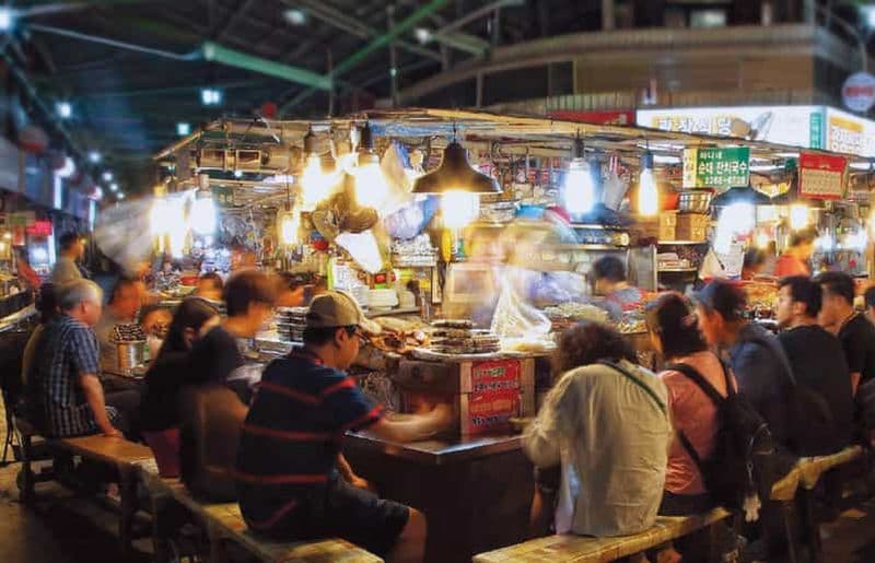Billet Séoul : marché de Gwangjang, parc de Naksan et visite de nuit des trésors cachés