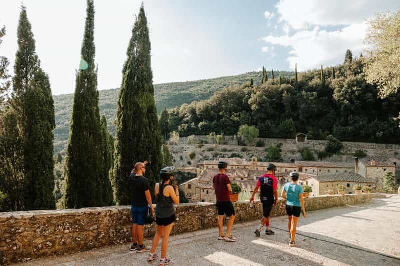 Coucher de soleil à Cortona : dégustation de pizzas + balade en vélo électrique dans le village