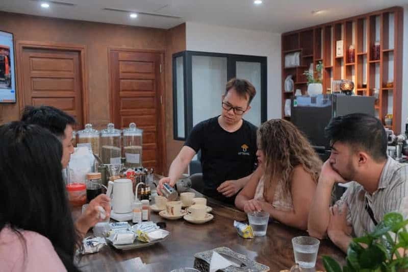 Hanoi : Atelier café avec repas traditionnel et vins