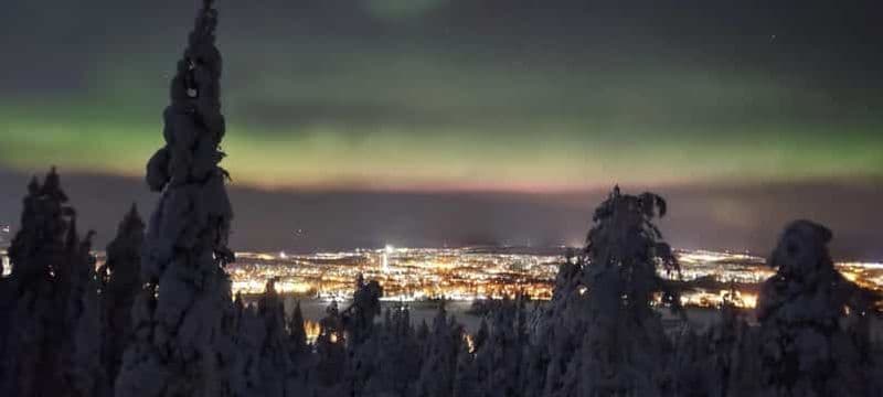 Billet Rovaniemi : chasse aux aurores boréales en raquettes avec guide