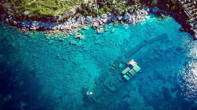 Billet Makarska : Korcula, l'île aux cerfs et l'épave en hors-bord