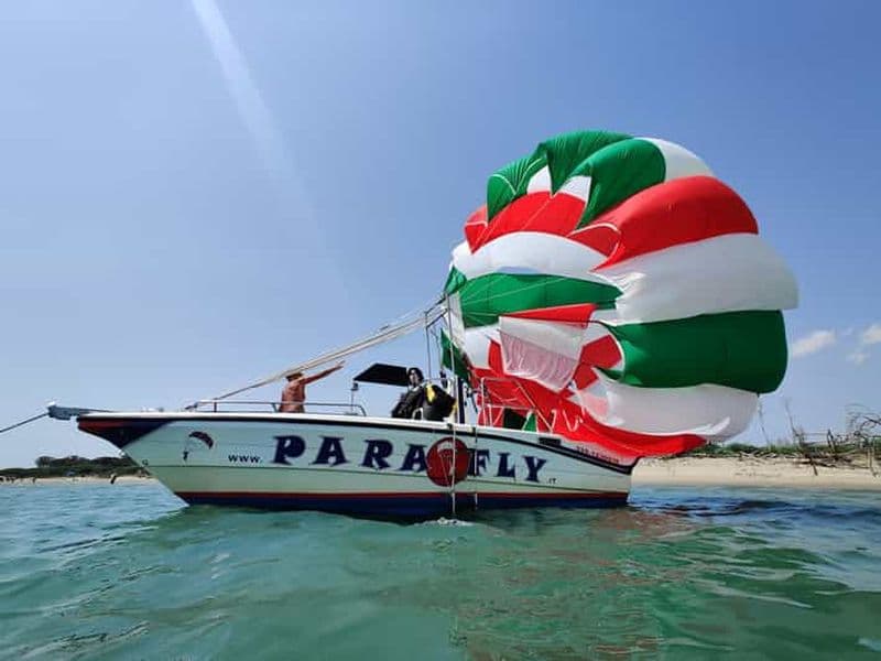 Marina di Pisticci : visite de la Grande Grèce en parachute ascensionnel