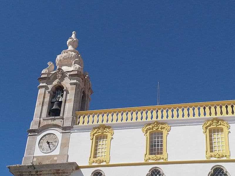 Igreja de Nossa Senhora do Carmo et Capela dos Ossos