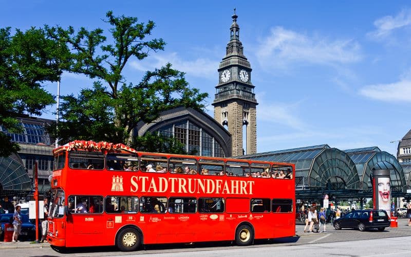 Billet Stadtrundfahrt : visite de Hambourg d'une journée en bus hop-on hop-off avec croisière dans le port et/ou sur le lac Alster
