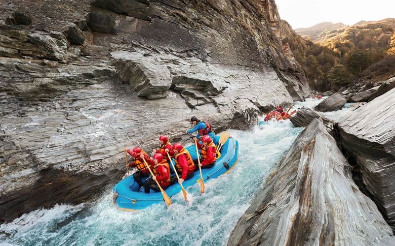 Rafting en eaux vives sur la rivière Shotover par RealNZ
