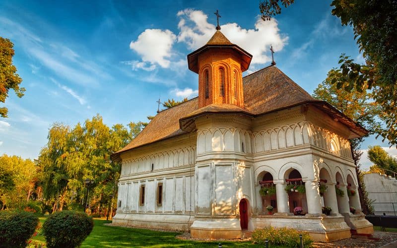 Billet À partir de Bucarest : Visite du Palais de Mogosoaia et du Monastère de Snagov (Tombeau de Dracula)