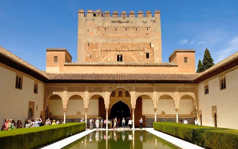 Billet Alhambra : Visite guidée coupe-file depuis Séville