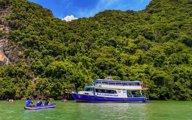 Billet En grand bateau : Île James Bond, baie de Phang Nga, excursion en canoë de mer au crépuscule et découverte des bioluminescences depuis Phuket