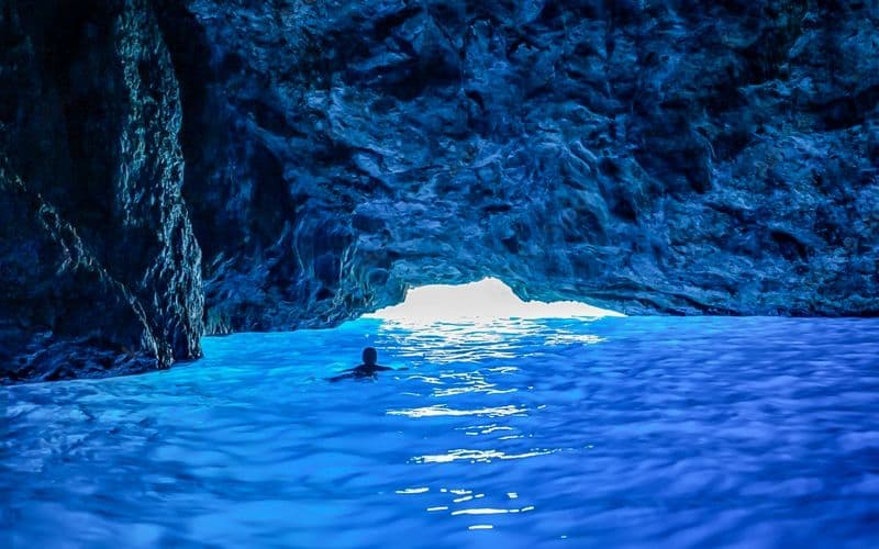 Billet Dubrovnik : Grotte Bleue, Grottes Vertes et Croisière sur la plage de Sunj avec boissons