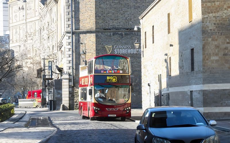 Billet Combo : Tour en bus Hop-On Hop-Off de Dublin + billets pour le Guinness Storehouse et le Gravity Bar