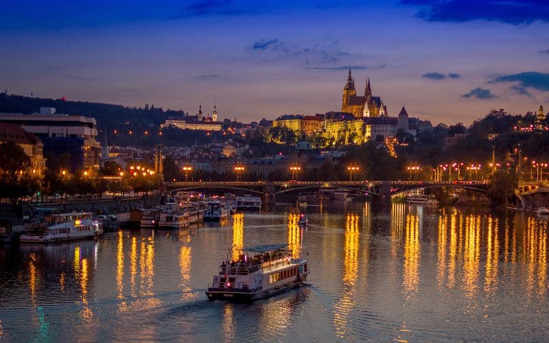 Billet Prague : Croisière nocturne de 50 minutes sur la Vltava