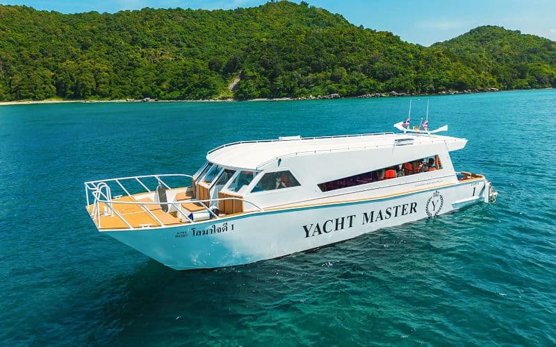 Depuis Phuket : excursion au coucher du soleil à Phi Phi, Maya Bay et Bamboo Island en catamaran haut de gamme, avec déjeuner et navettes depuis l'hôtel