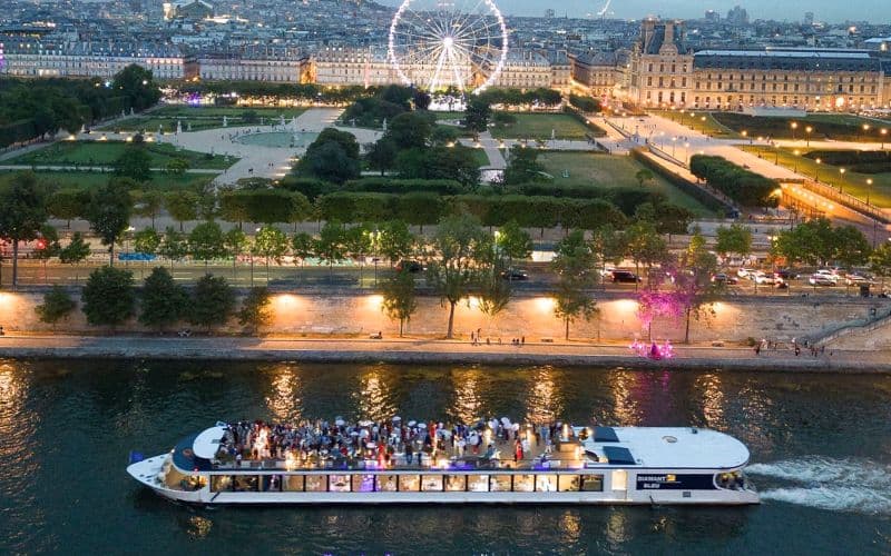 Billet Dîner-croisière Le Diamant Bleu sur la Seine avec menu français premium