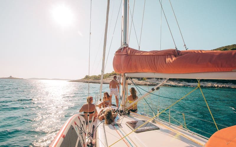 Excursion d'une demi-journée en voilier à Hvar et aux îles Pakleni