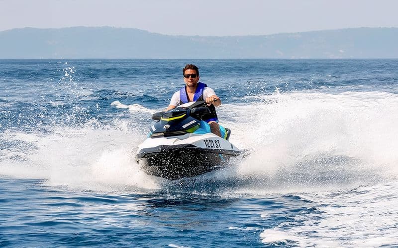 Safari en jet ski à Split avec transfert en bateau rapide et pause plage