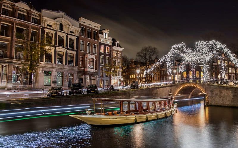 Billet Festival des lumières d'Amsterdam : Croisière de luxe de 75 minutes avec boissons et collations illimitées en option
