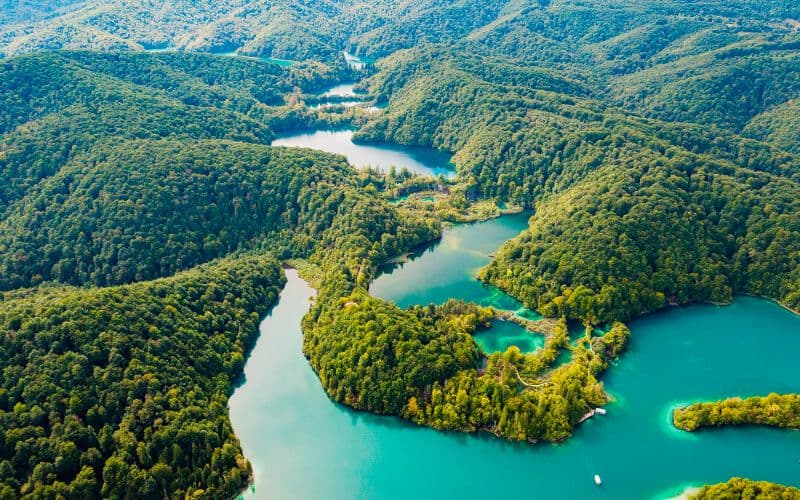 Billet Au départ de Split : Visite guidée d'une journée complète du parc national des lacs de Plitvice.