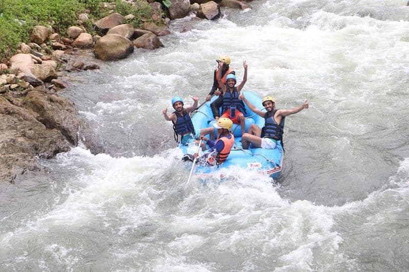 Excursion à la grotte des singes, rafting et tyrolienne depuis Phuket