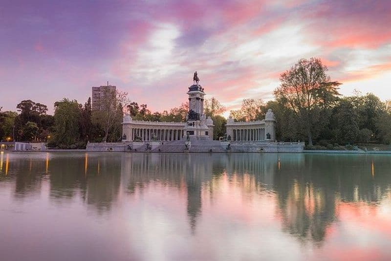 Billet Visite privée du Retiro et du Palais de Cibeles à Madrid