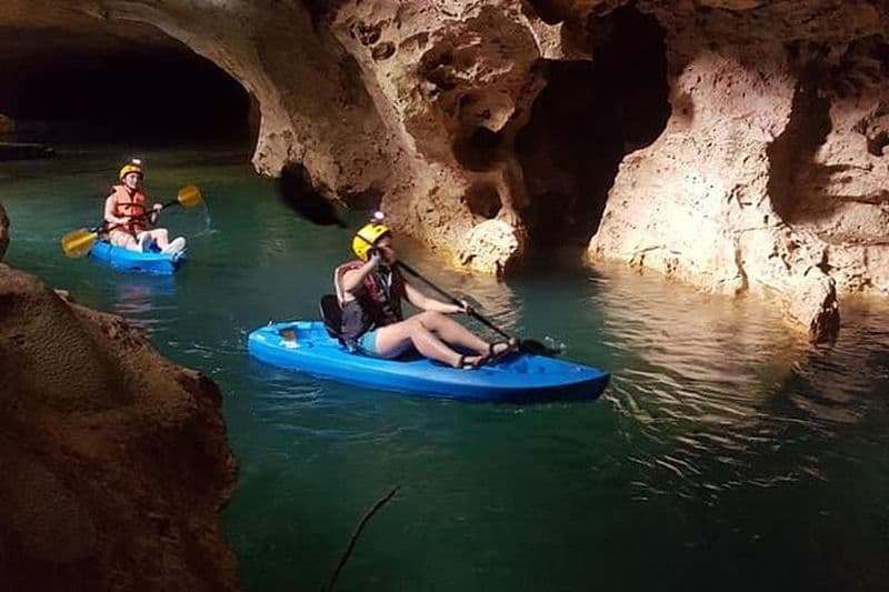 Excursion en kayak dans les grottes de Belize City