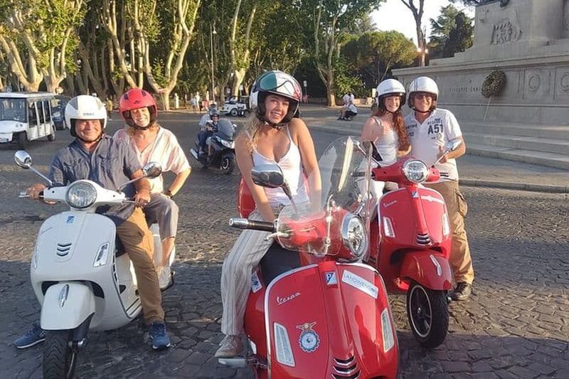 Billet Tour privé en Vespa à Rome