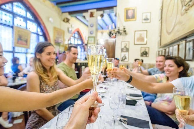 Balade en vélo électrique à Barcelone avec tapas et dégustation de vin