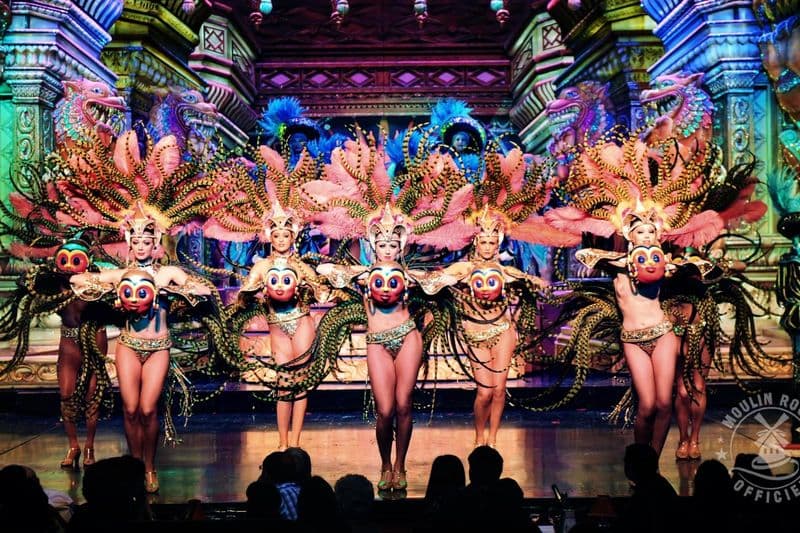 Croisière sur la Seine et billets pour le Moulin Rouge avec champagne