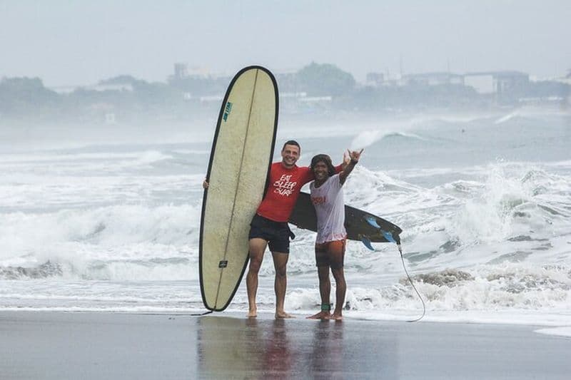 Cours de surf à Canggu à Bali