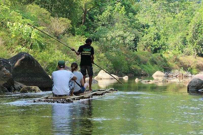 Rafting en radeau de bambou et visite du centre des tortues à Khao Lak