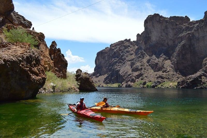 Excursion en kayak à la Grotte Émeraude au départ de Las Vegas avec déjeuner