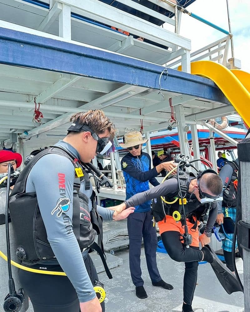 Cours de plongée avancés à Pattaya