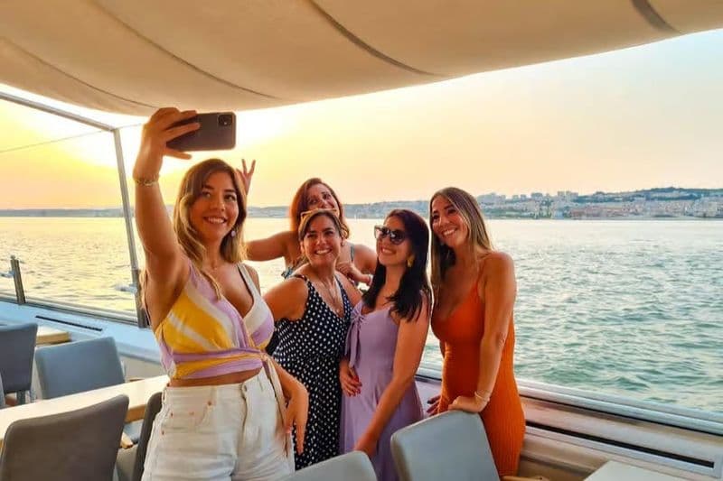 Croisière au coucher du soleil à Lisbonne