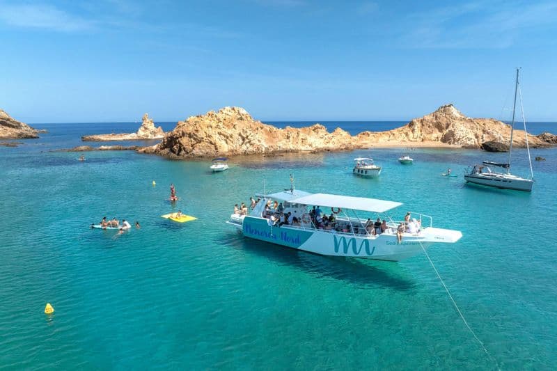 Excursion en bateau dans les criques du nord de Minorque depuis Fornells